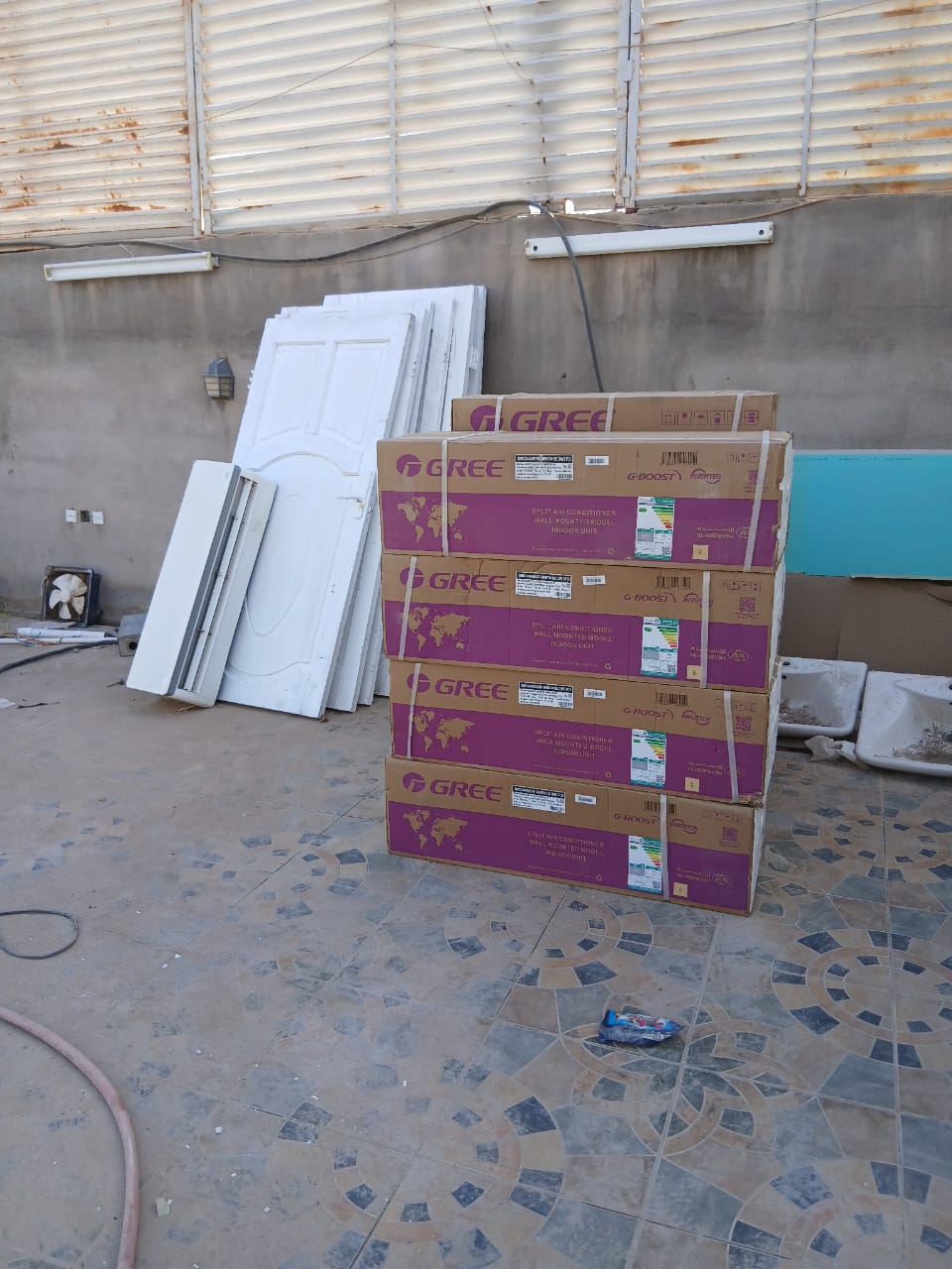 تركيب تكييفات جديدة متعددة في مشروع واحد